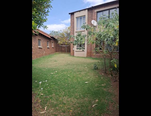 2 BEDROOM PROPERTY TO RENT IN MOOIKLOOF RIDGE ESTATE